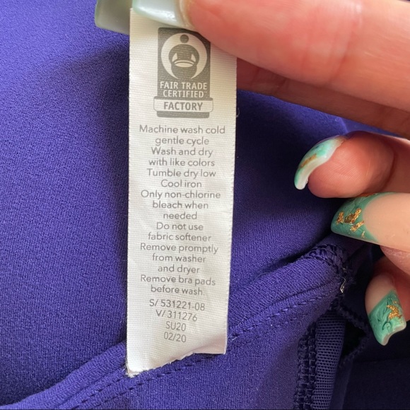 Athleta Conscious Crop D-DD+ in Poseidon Blue - Picture 8 of 11